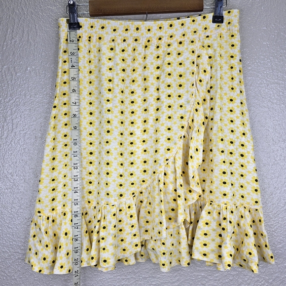 Ganni Daisy Yellow A-Line Ruffled Skirt (36) - Picture 12 of 14